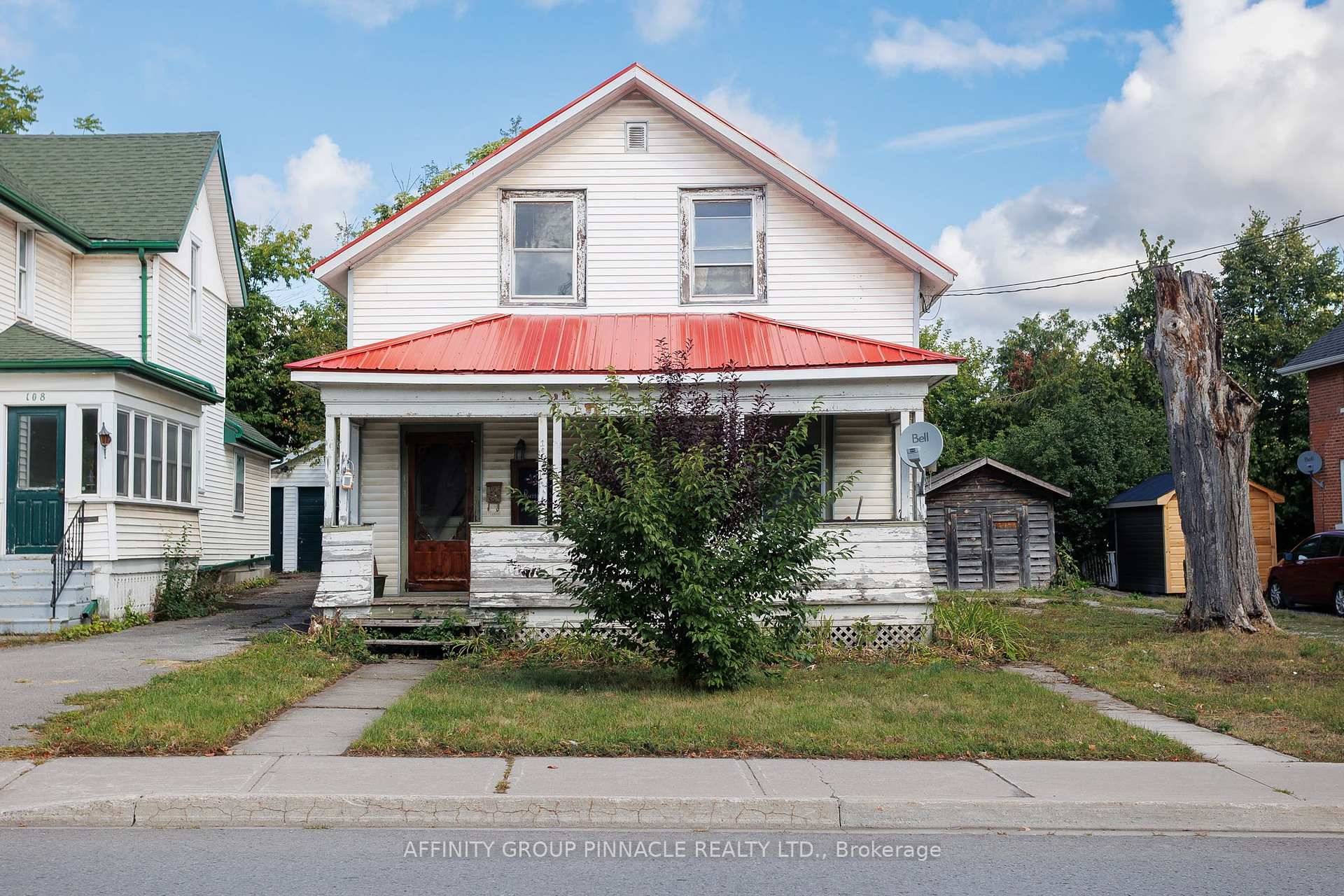 Welcome to 106 Russell St W.