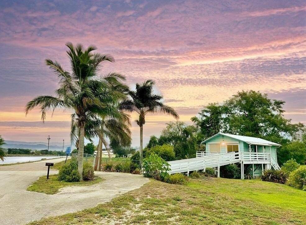 Affordable and cozy riverfront stilt home with a fresh new look !