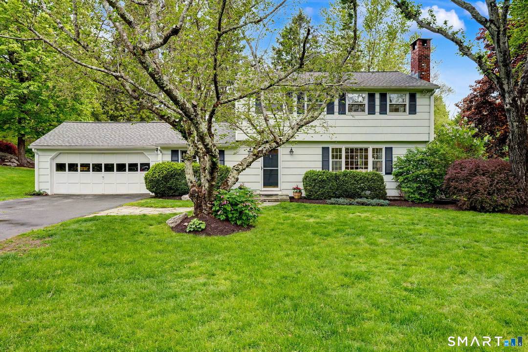 Welcome to 103 Cedar Lane, Ridgefield !