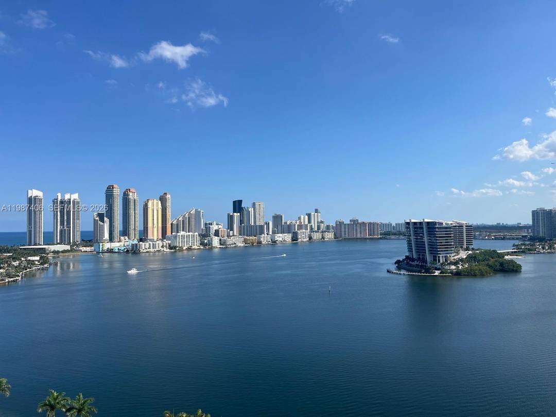 BEAUTIFUL UNIT IN VERY DESIRABLE TOWER 500 IN MYSTIC POINTE.