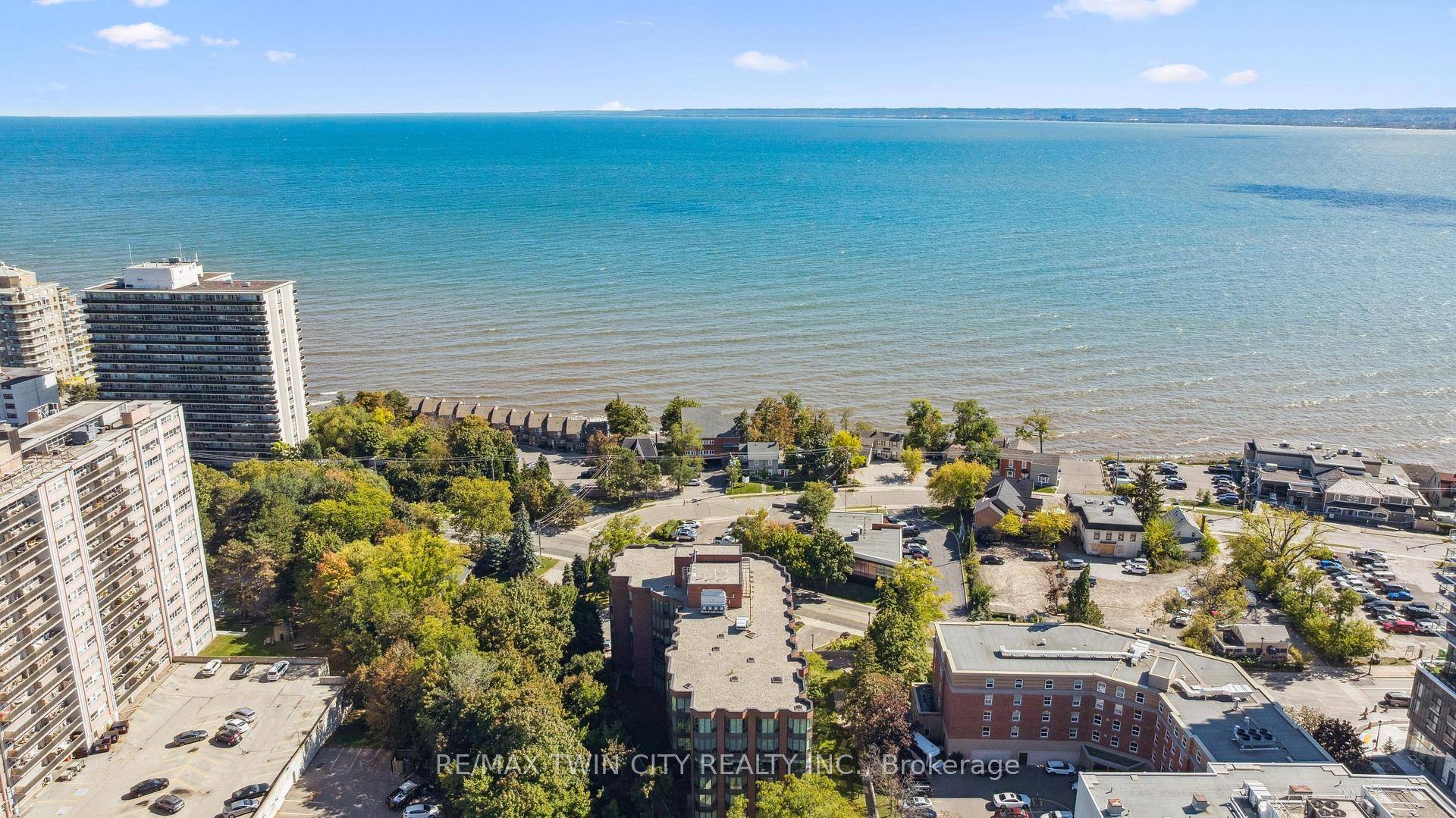 Welcome to boutique living at Village Gate, in one of Burlington's most sought after Lakeshore areas.
