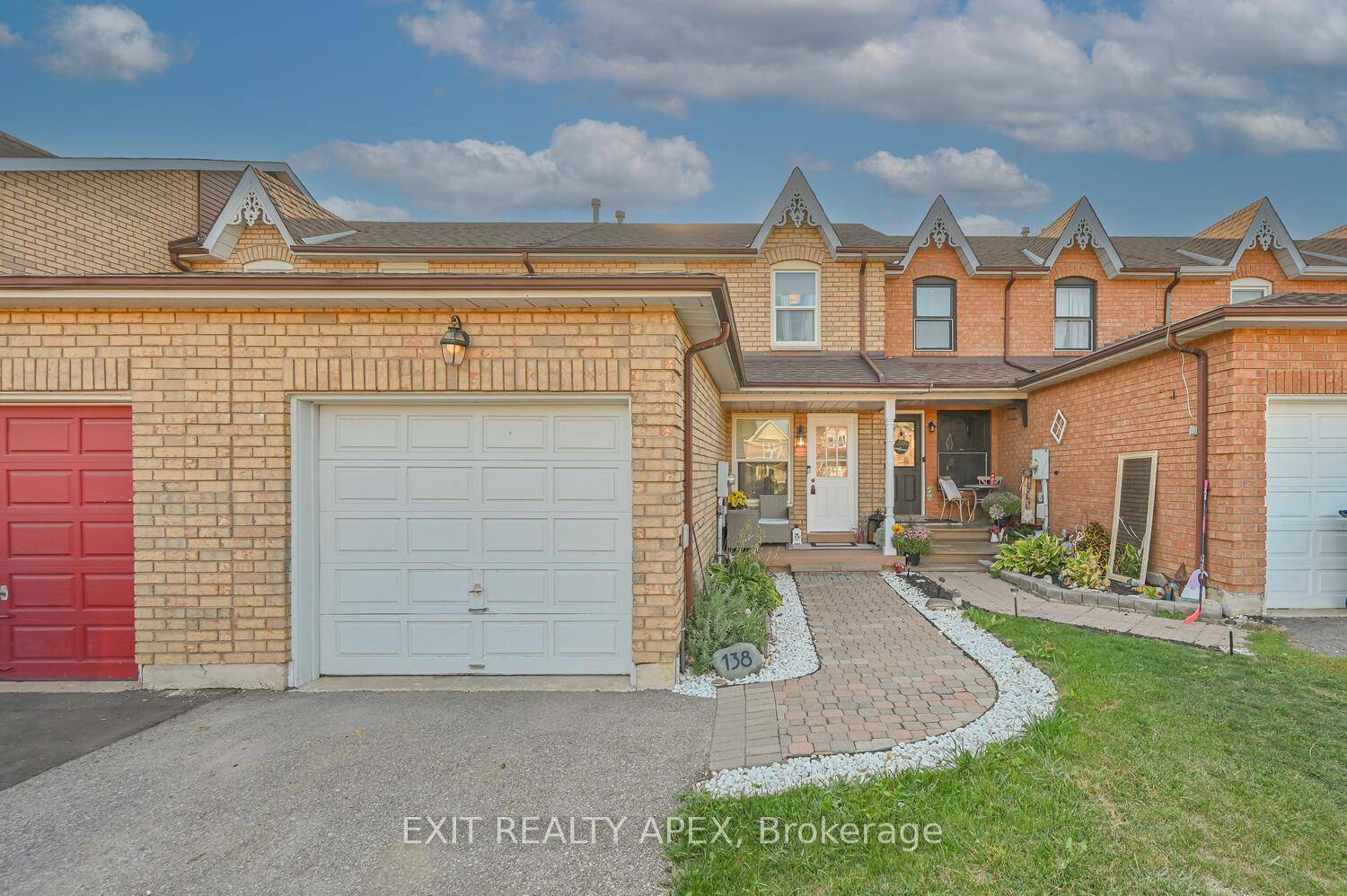 Welcome to this beautifully maintained townhome nestled in a vibrant, family friendly neighbourhood in the heart of Alliston.