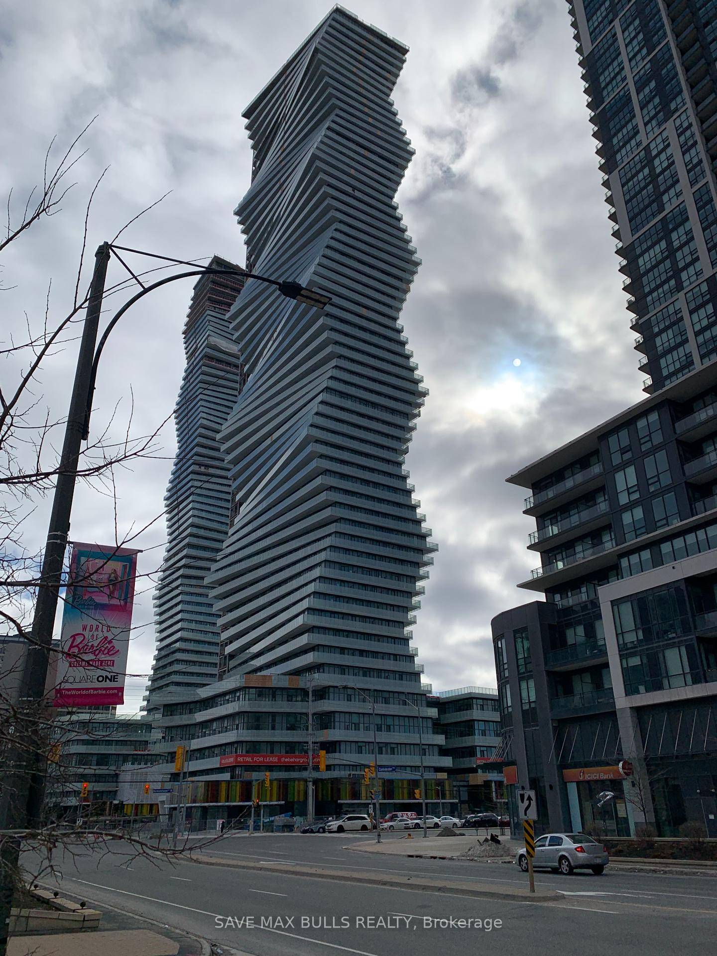 Experience upscale urban living in this stunning one bedroom condo at the iconic M City 1 Condos, located in the vibrant core of Mississauga's City Centre.