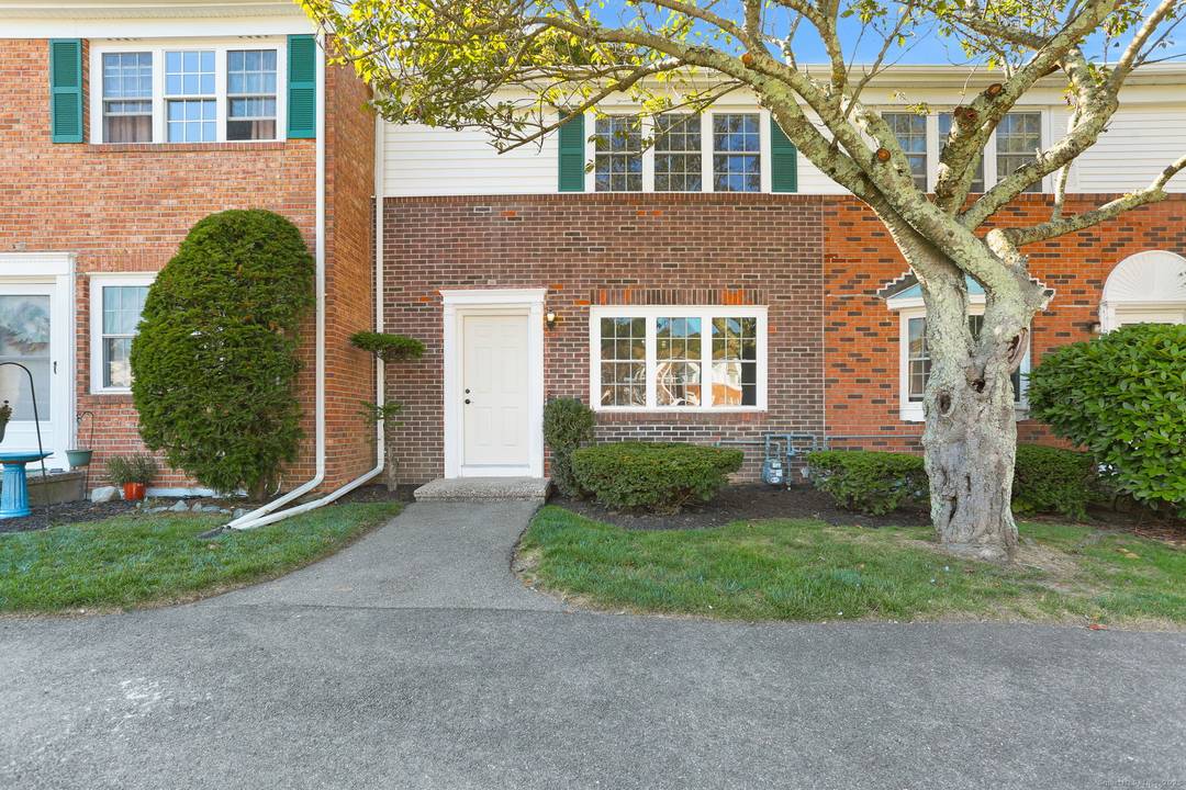 Turnkey Milford townhouse blends style, comfort and all the essentials for everyday life.