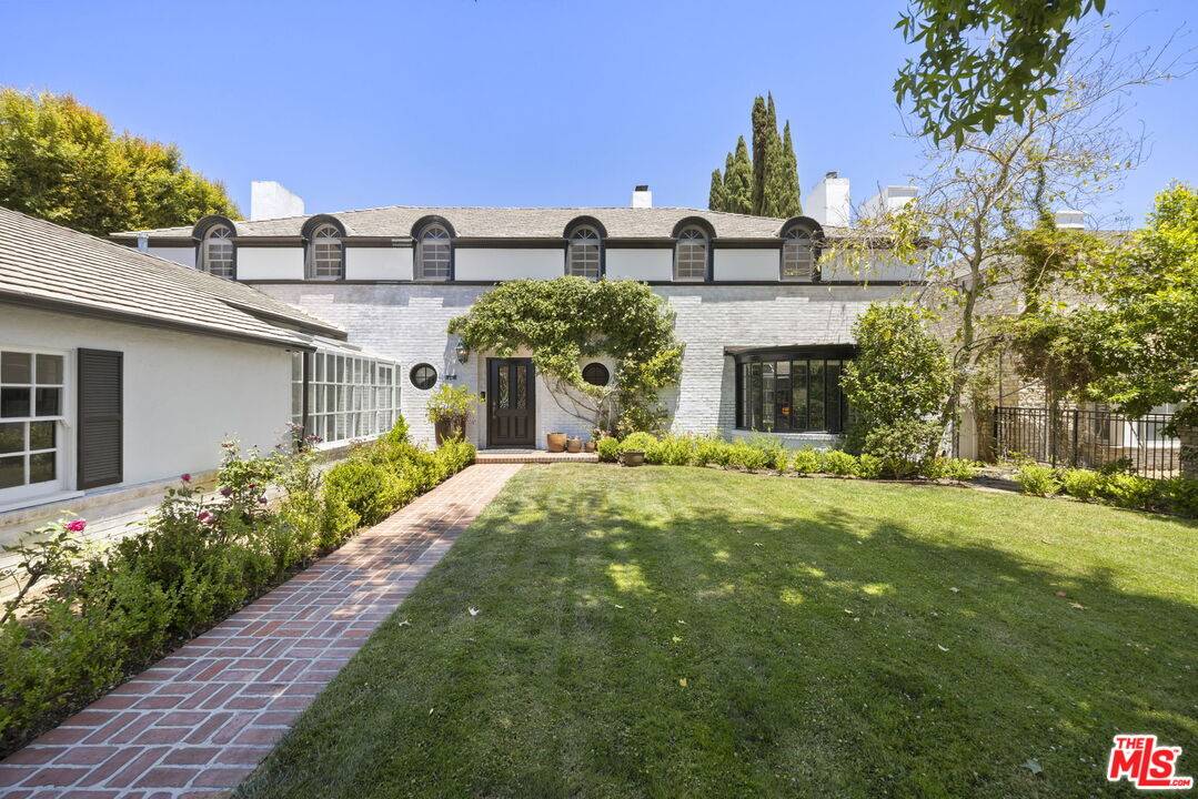 850   Birchwood Dr 5BR Westwood La