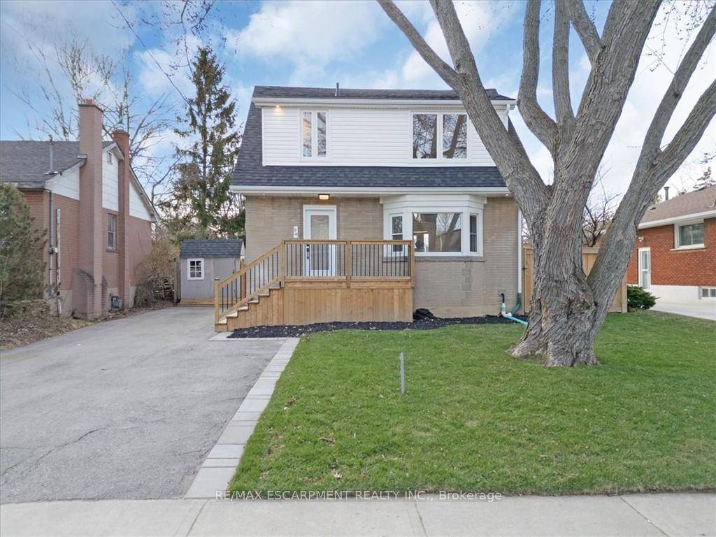 Discover 94 West 32nd Street, nestled in Hamilton's coveted Westcliffe neighborhood.