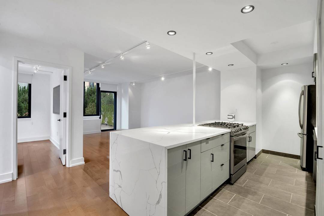 Exceptional Investment Opportunity Future Possession at 199 Bowery, Apt 2D Nestled in the stylish heart of Nolita, Apartment 2D at 199 Bowery offers a rare and highly desirable investment opportunity ...