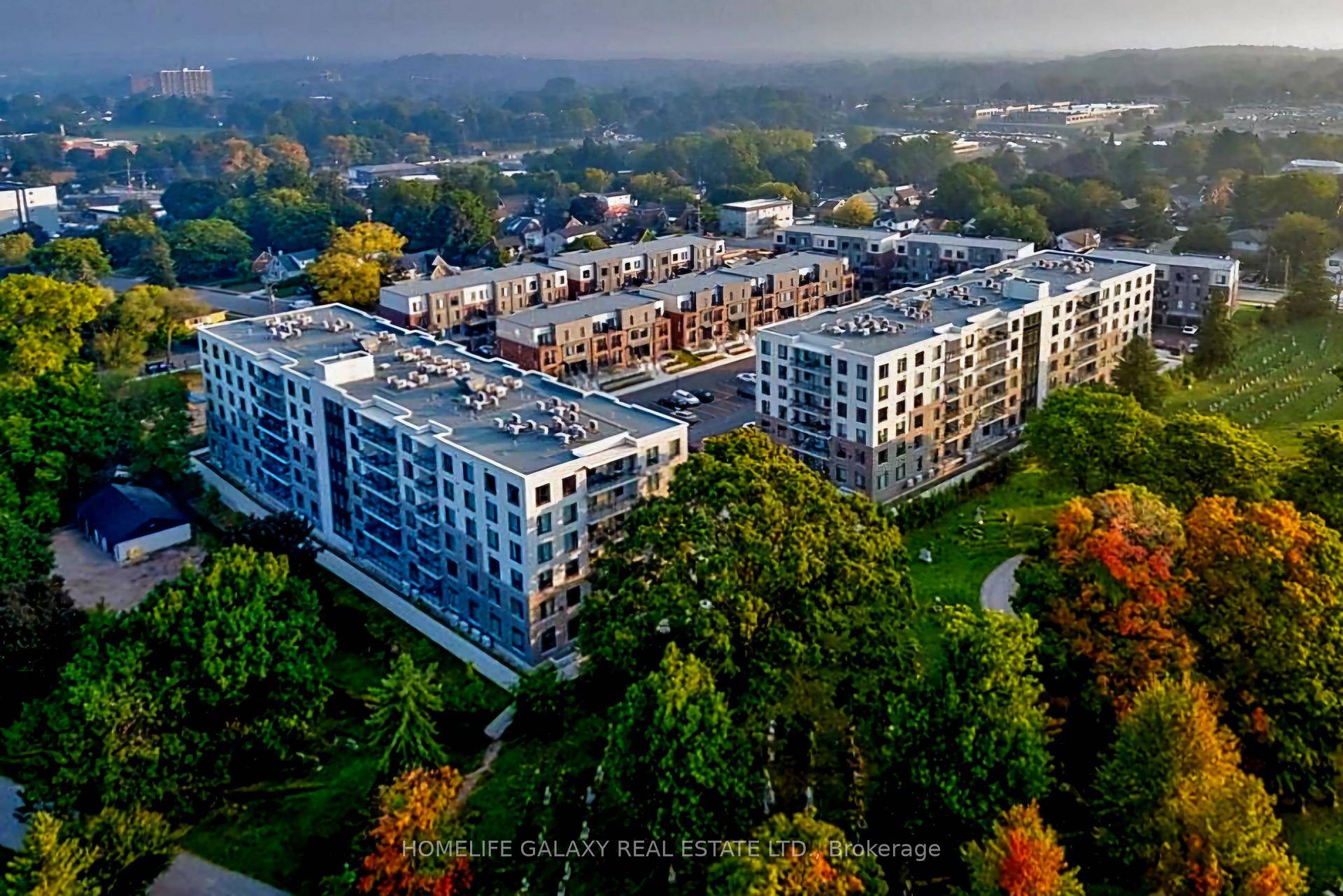 The Laurel Spurline Common Condos !