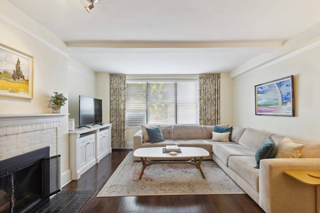 140 East 28th Street, Residence 2EF Refined Pre War Elegance at the Intersection of Gramercy, NoMad amp ; Kips Bay Gracious, grand, and impeccably reimagined Residence 2EF at 140 East ...