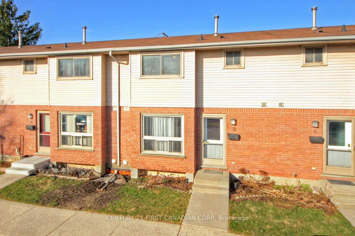 Affordable 3 Bedroom 1. 5 Bath Townhouse Condo with Private BBQ Back Area.