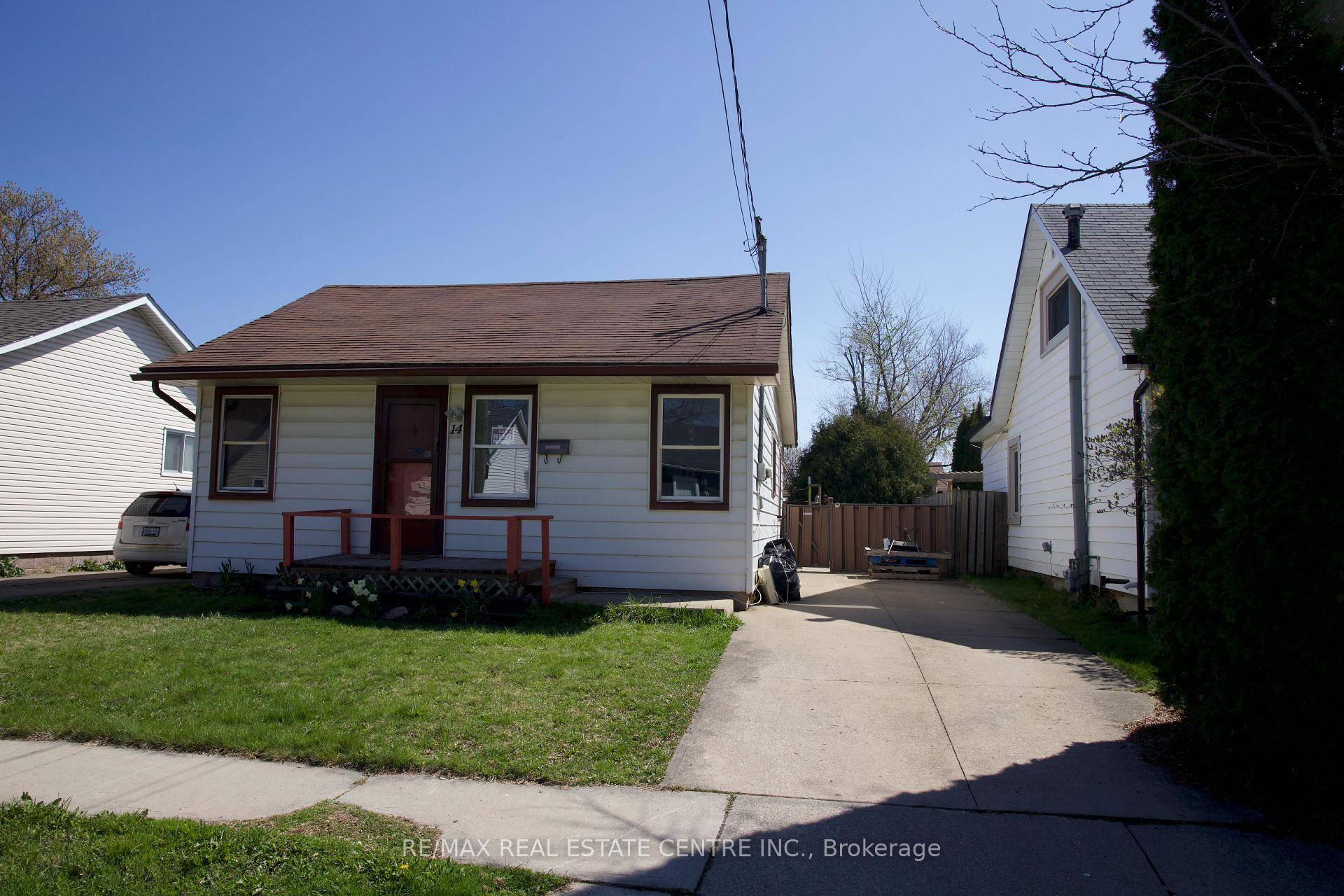 Welcome to this Newley renovated 2 Bed, 1 Bath.