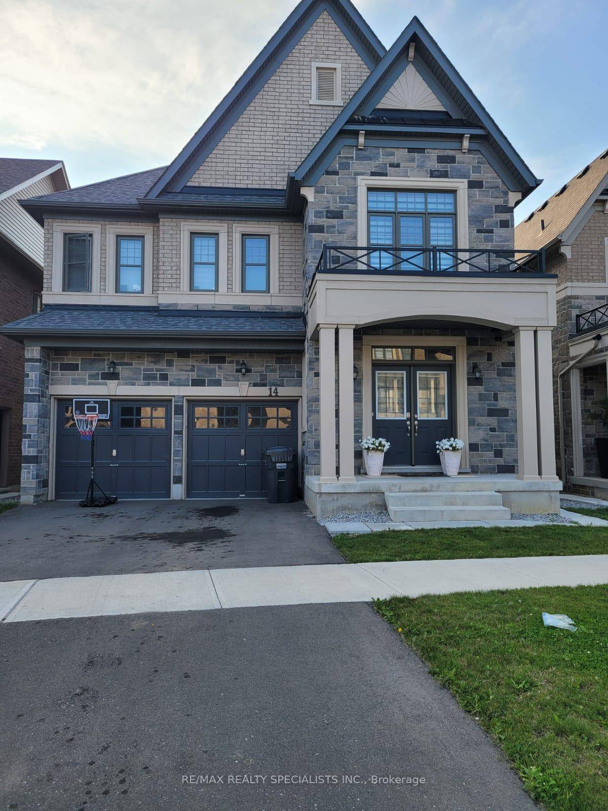 Stunning Detached Home Located In Northwest Brampton Neighbourhood Offers Main Upper Level For Lease.