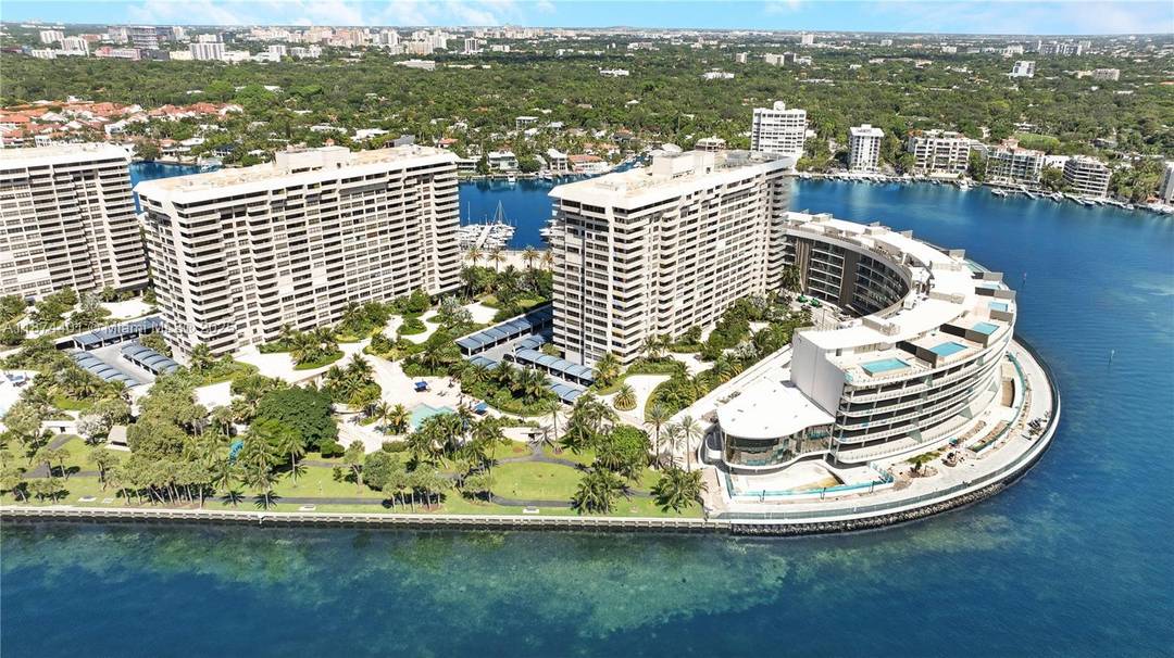 Live the ultimate waterfront lifestyle at Grove Isle !