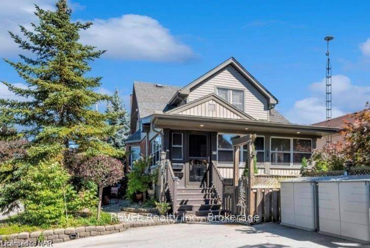 Bright amp ; Updated 2 Bedroom Upper Unit in a Quiet NeighbourhoodWelcome to this beautifully maintained upper level unit offering a comfortable and modern living space.