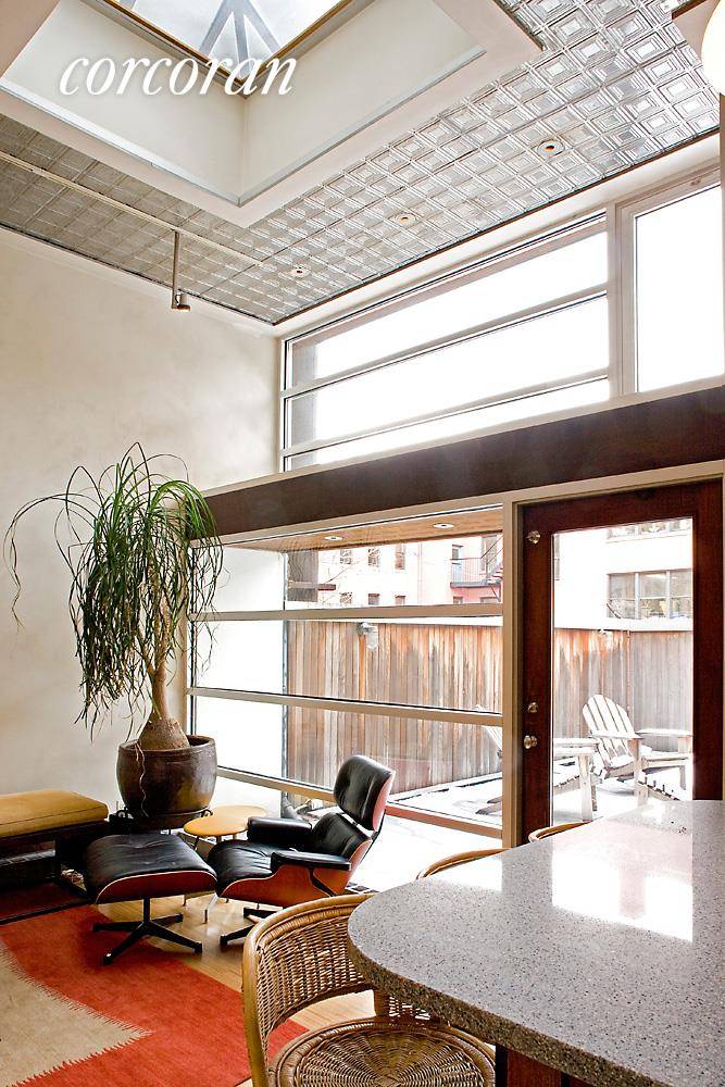 The possibilities are endless with this 4 unit, 5 Story, 7300 SF 678 SM Nolita loft building ; Currently built with ground floor retail and 3 residential apartments ; 2 ...