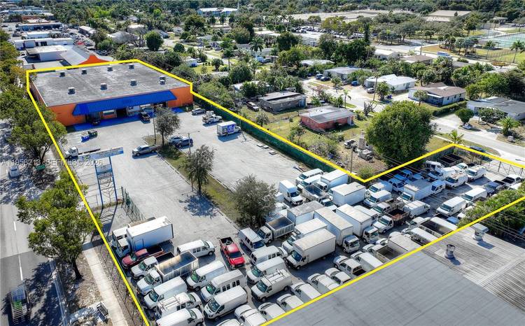 3040 Fowler Street is a 25, 000 SF industrial warehouse situated on a 1.