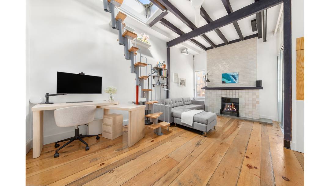 Located on one of the West Village's most coveted tree lined blocks, just moments from Hudson River Park and the vibrant energy of the Meatpacking District, Residence 5B at 92 ...