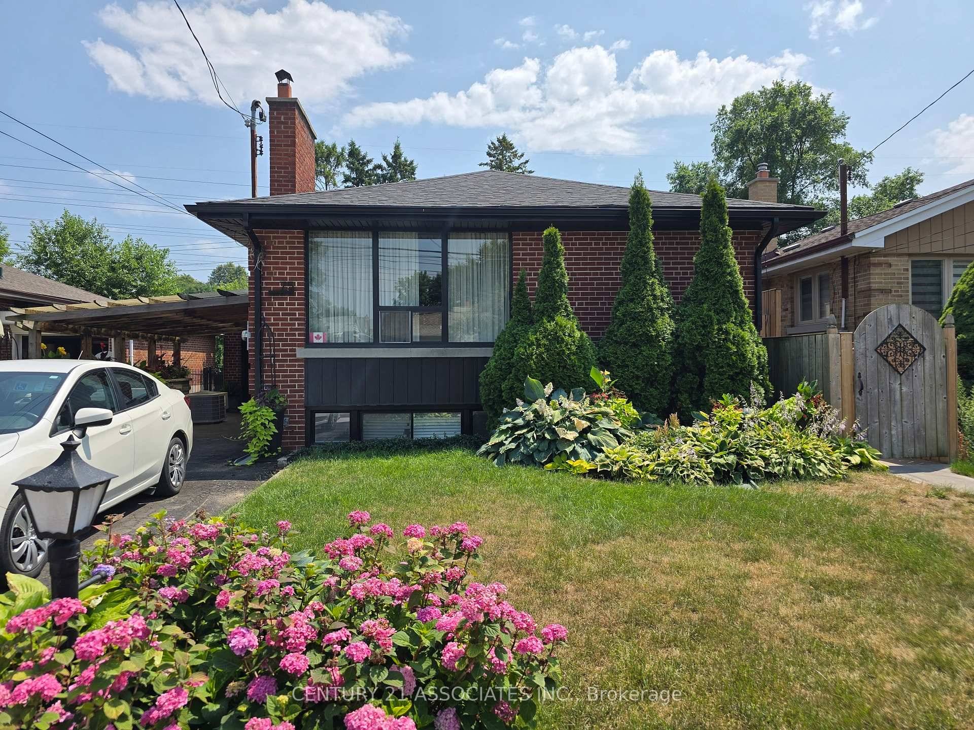 Beautiful Nearly New Private Basement Suite In Smoke Free Owner Occupied Home !
