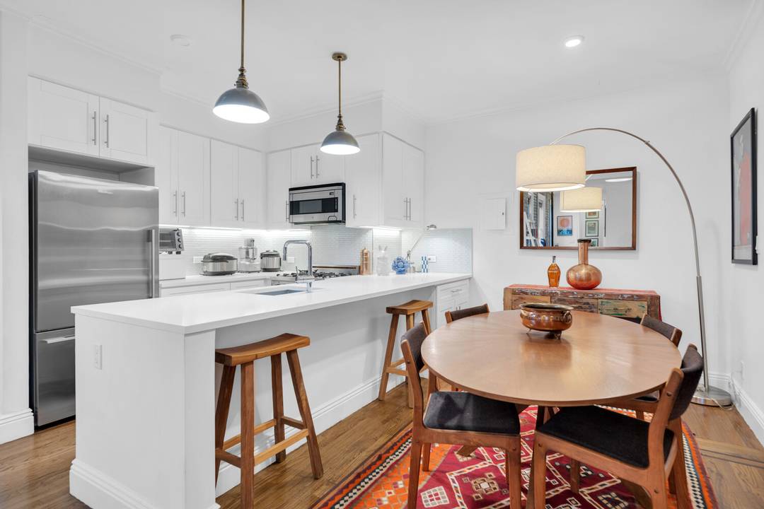 A Rare Gem in Astoria Lights Rarely available 2 Bed 2 Bath residence in the highly sought after Astoria Lights Complex Step into timeless elegance with this top floor, impeccably ...