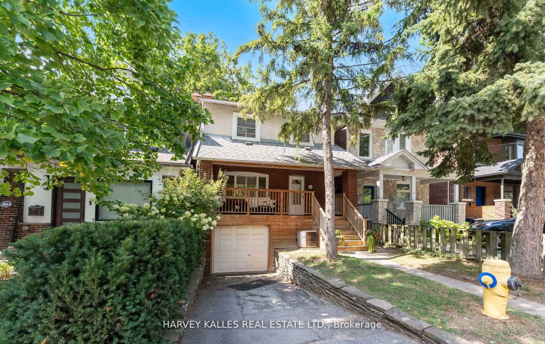 Situated in the coveted Humewood School District, this beautifully updated 3 1 bedroom, 3 bathroom detached home offers the perfect blend of character, comfort, and versatility.