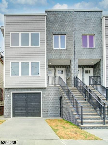 Experience modern living at its finest in this stunning new build featuring an open concept layout, spacious 6 bedrooms, and premium finishes throughout with 5 bathrooms.