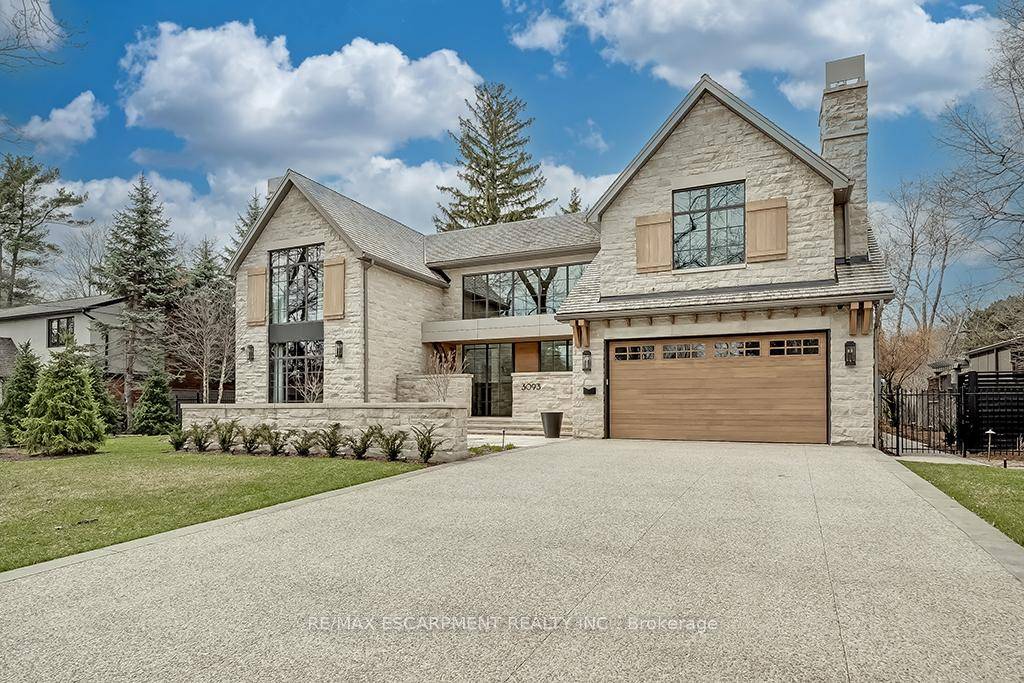 Introducing Roseland Manor Awarded Luxury Residence Canada in the prestigious 2024 International Design amp ; Architecture Awards !