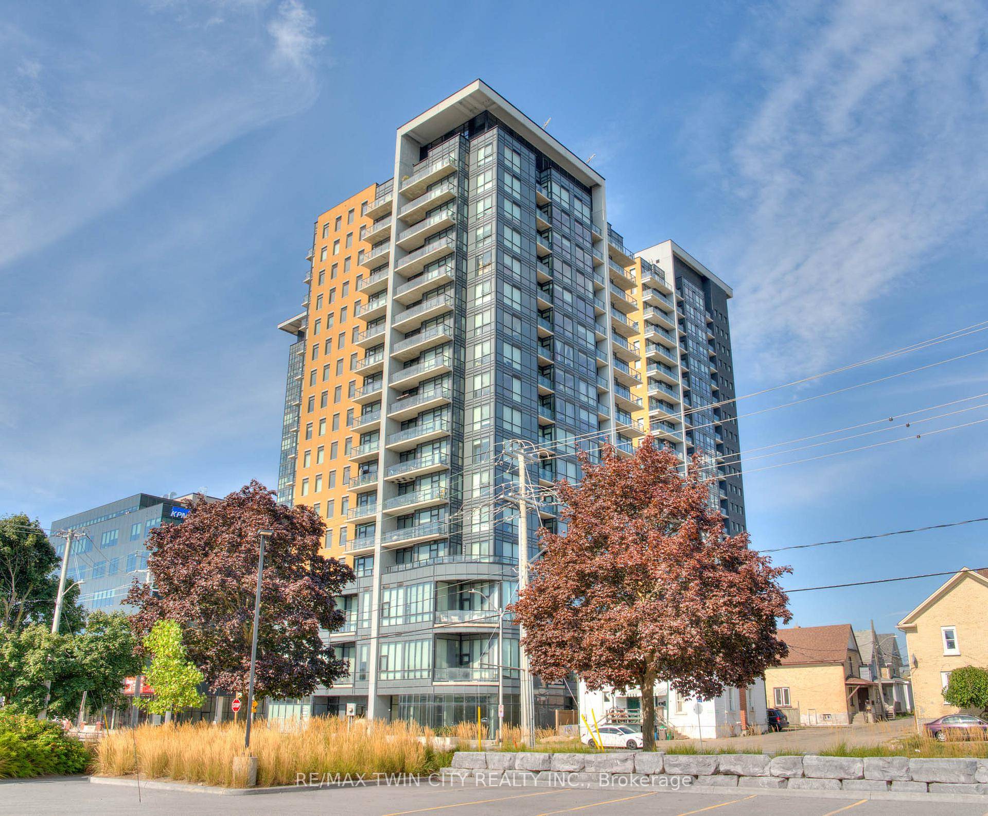 Welcome to Unit 1406 at 100 Garment Street !
