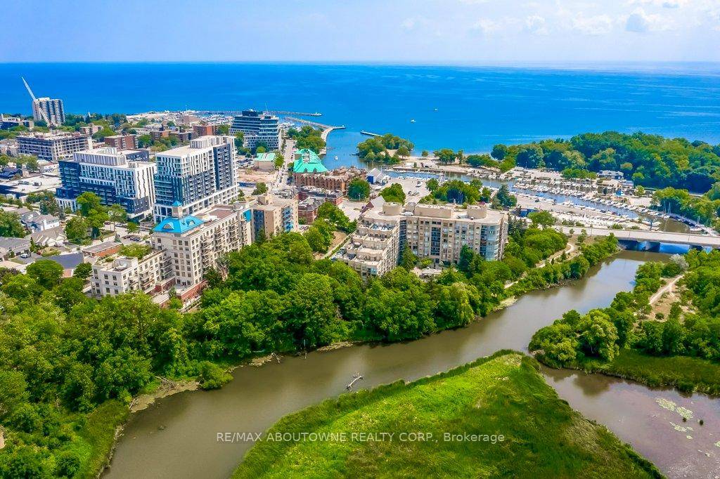 Rare Brigantine Model in Bronte Harbour Club with Million Dollar Views.