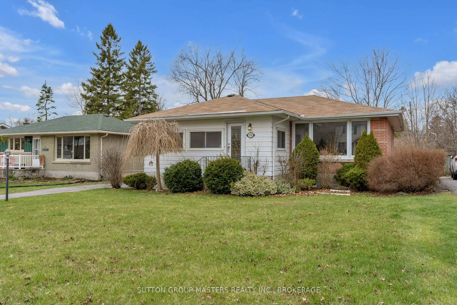 Welcome to 250 Yonge St. Here is your opportunity to own either a great family home or a fantastic investment property.