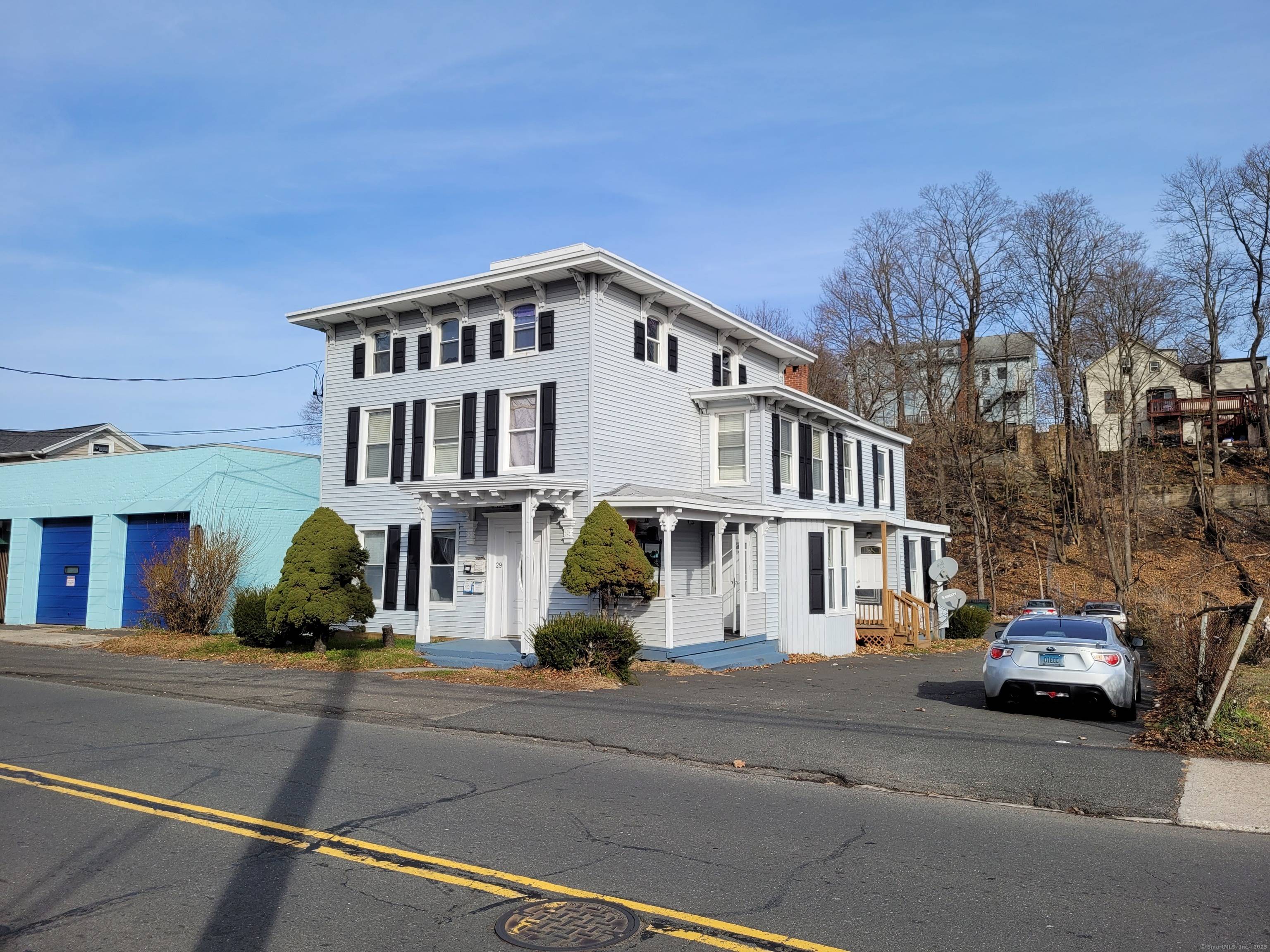4 family house in Danbury !