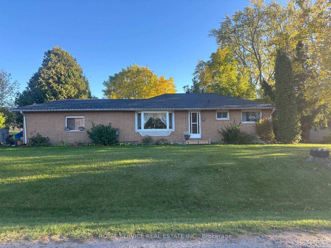 Welcome to 5 Streamside Drive in Colborne a bright, well kept bungalow for lease in a peaceful residential neighbourhood just minutes from the heart of town.