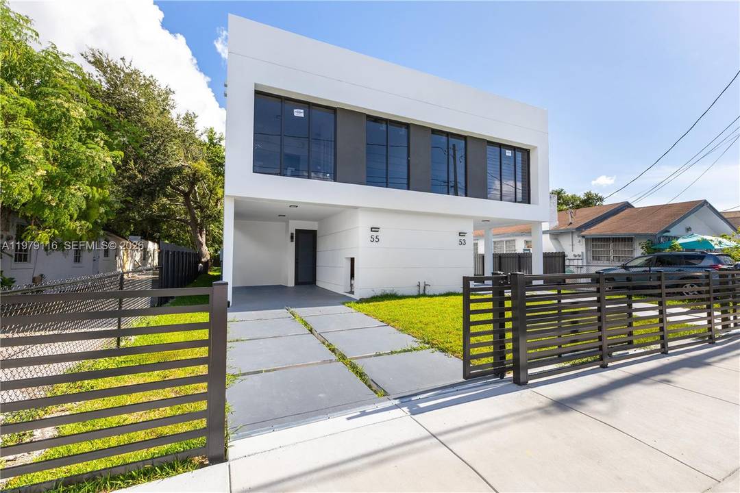 51 amp ; 53 NW 52ND ST NEW CONSTRUCTION DUAL RESIDENCE ESTATE Brand new luxury townhouses in the heart of Buena Vista East, directly adjacent to the Miami Design District.