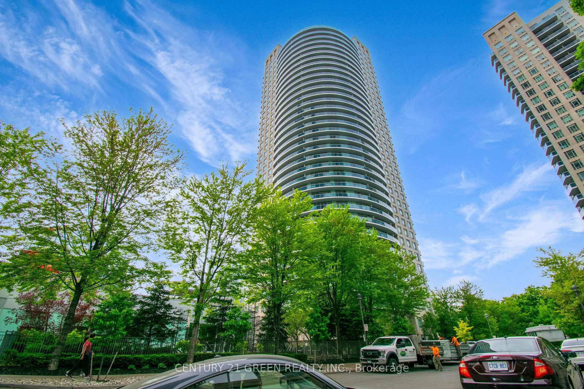Step into this bright and airy 1 bedroom plus den, 2 bathroom suite in the sought after Absolute Vision tower an iconic landmark in the heart of Mississauga.