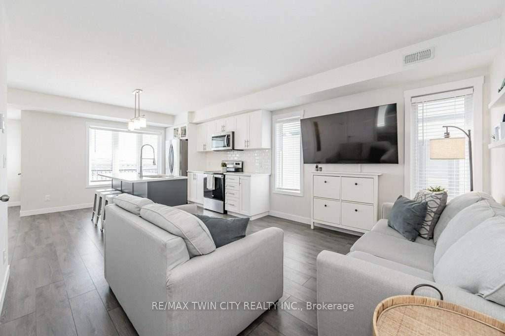 Welcome to your new home in the vibrant and family friendly Huron Park community !