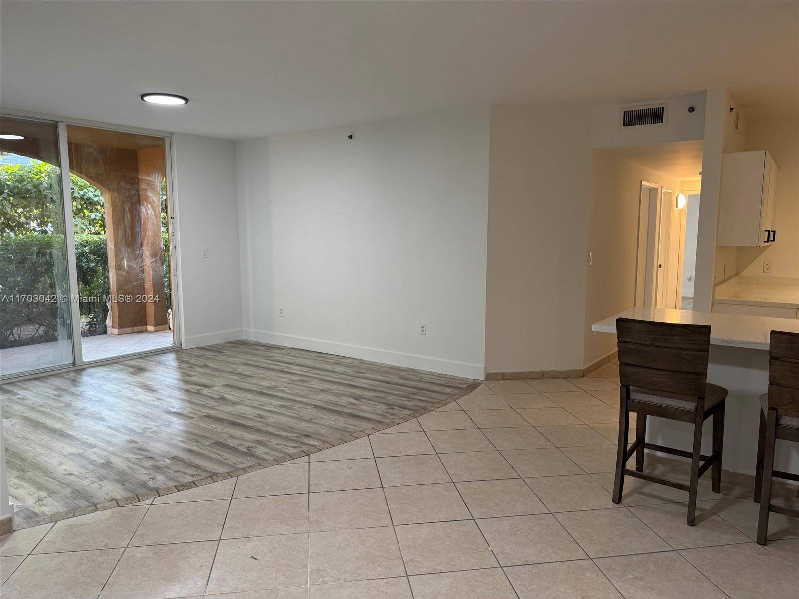 This building allows AIRBNB on Aventura.