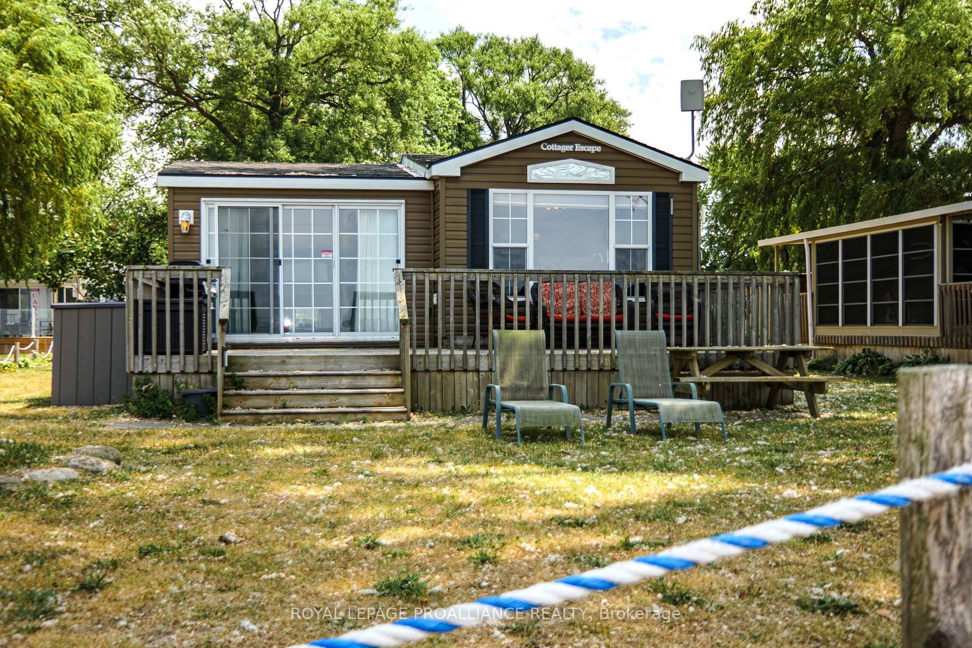 This Mobile unit is located on a Seasonal land lease resort Purchase price not subject to HST This never rented 2013 unit is your front row seat to days at ...