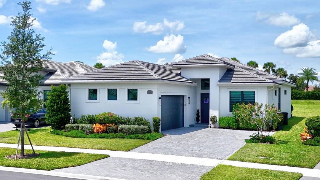 Furnished Rental ! Short Term Seasonal or Annual !