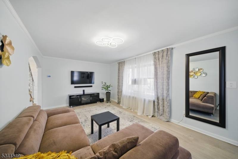 CLOSE TO ALL OF LIFE'S CONVENIENCES Easy access to major highways.