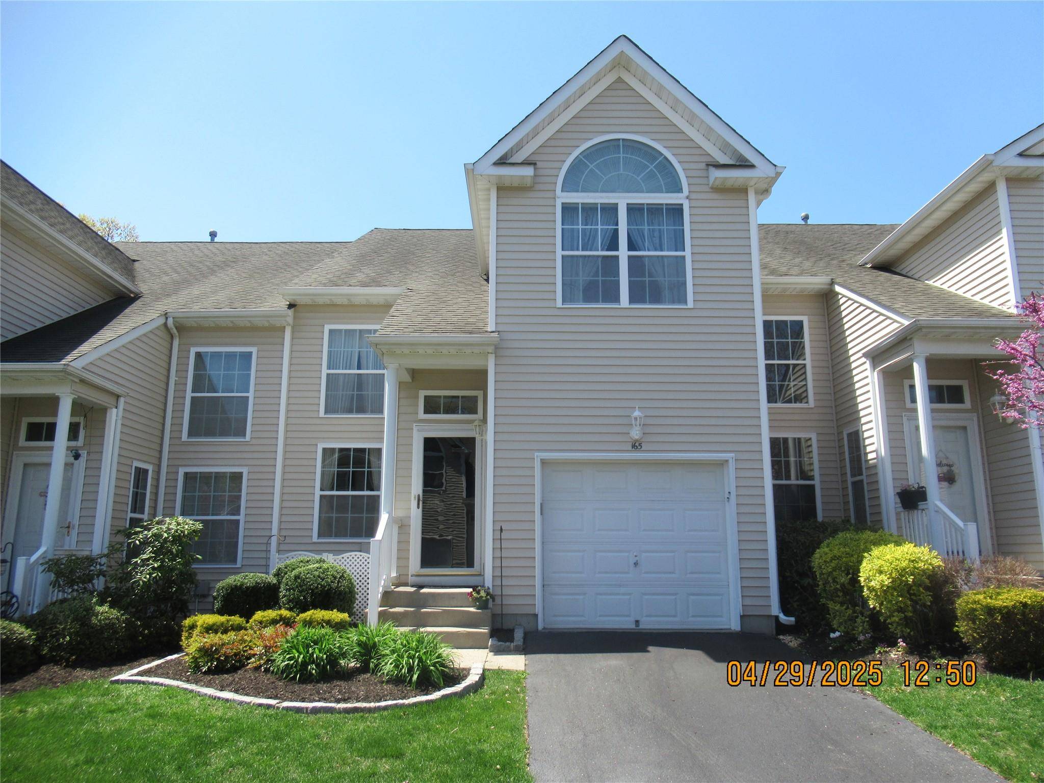 Welcome to this beautifully maintained 2 bedroom, 2.