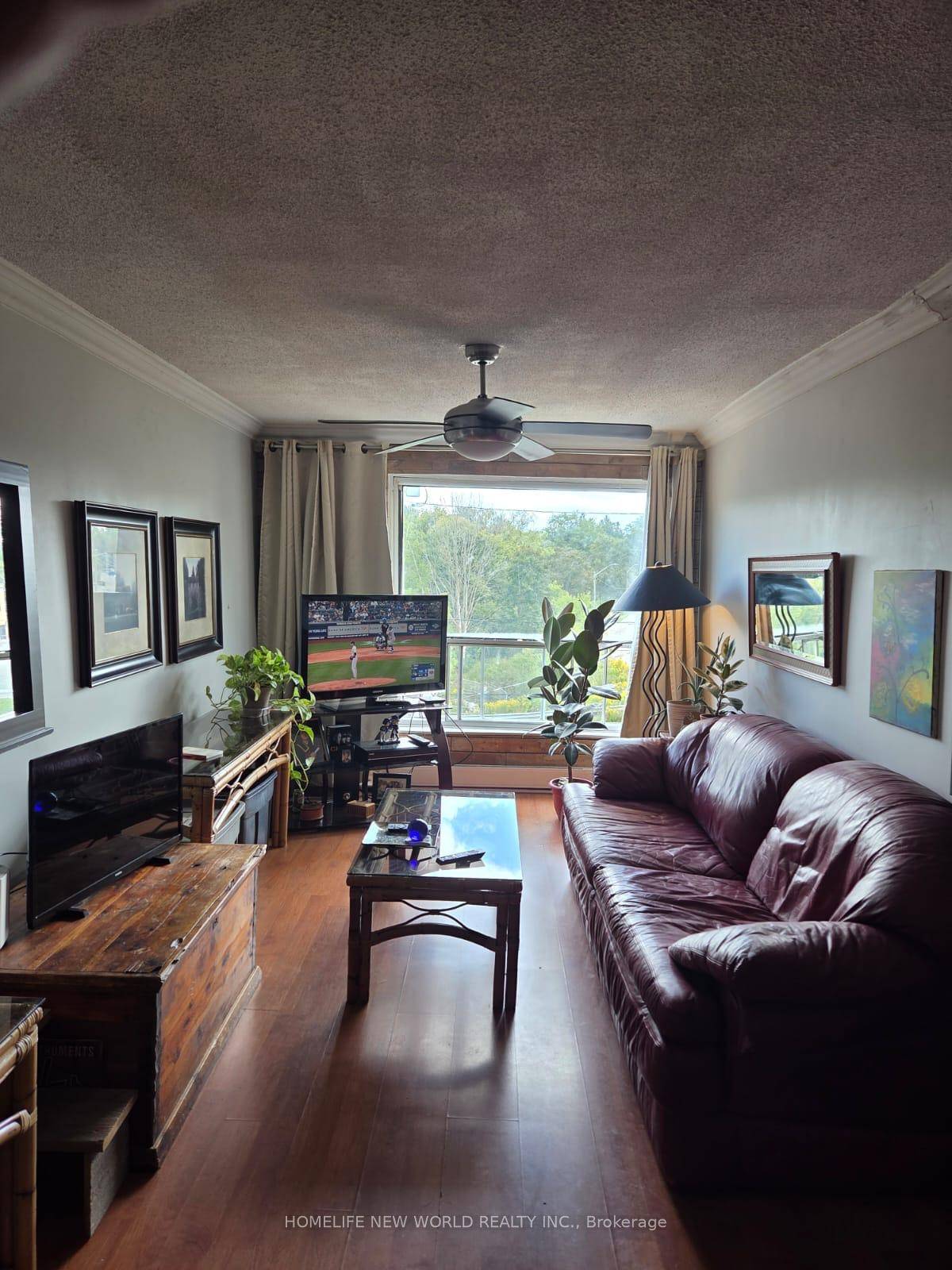 Uxbridge Downtown Convenient Spacious Apartment.