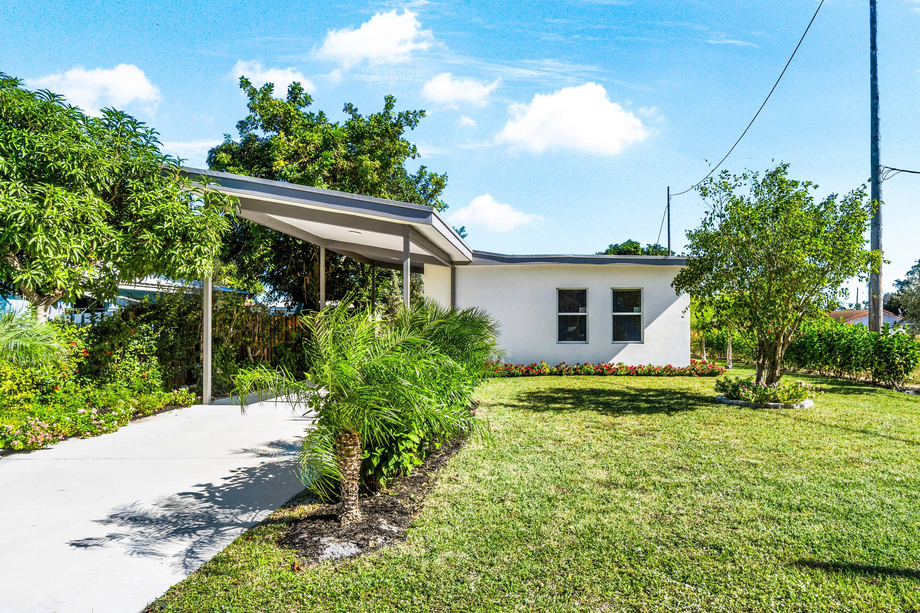 Gorgeous brand new construction !