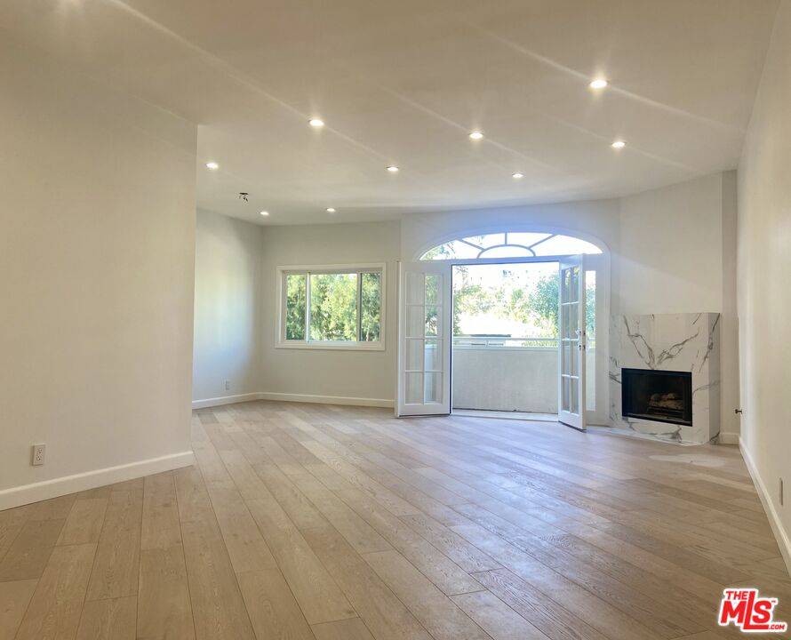 120 N Swall Dr 2BR Beverly Grove La