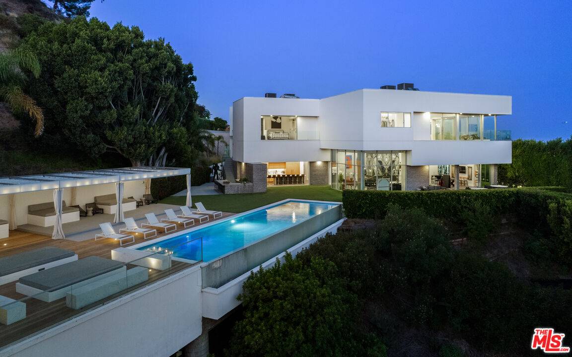 9362   Nightingale Dr 5BR Sunset Strip La