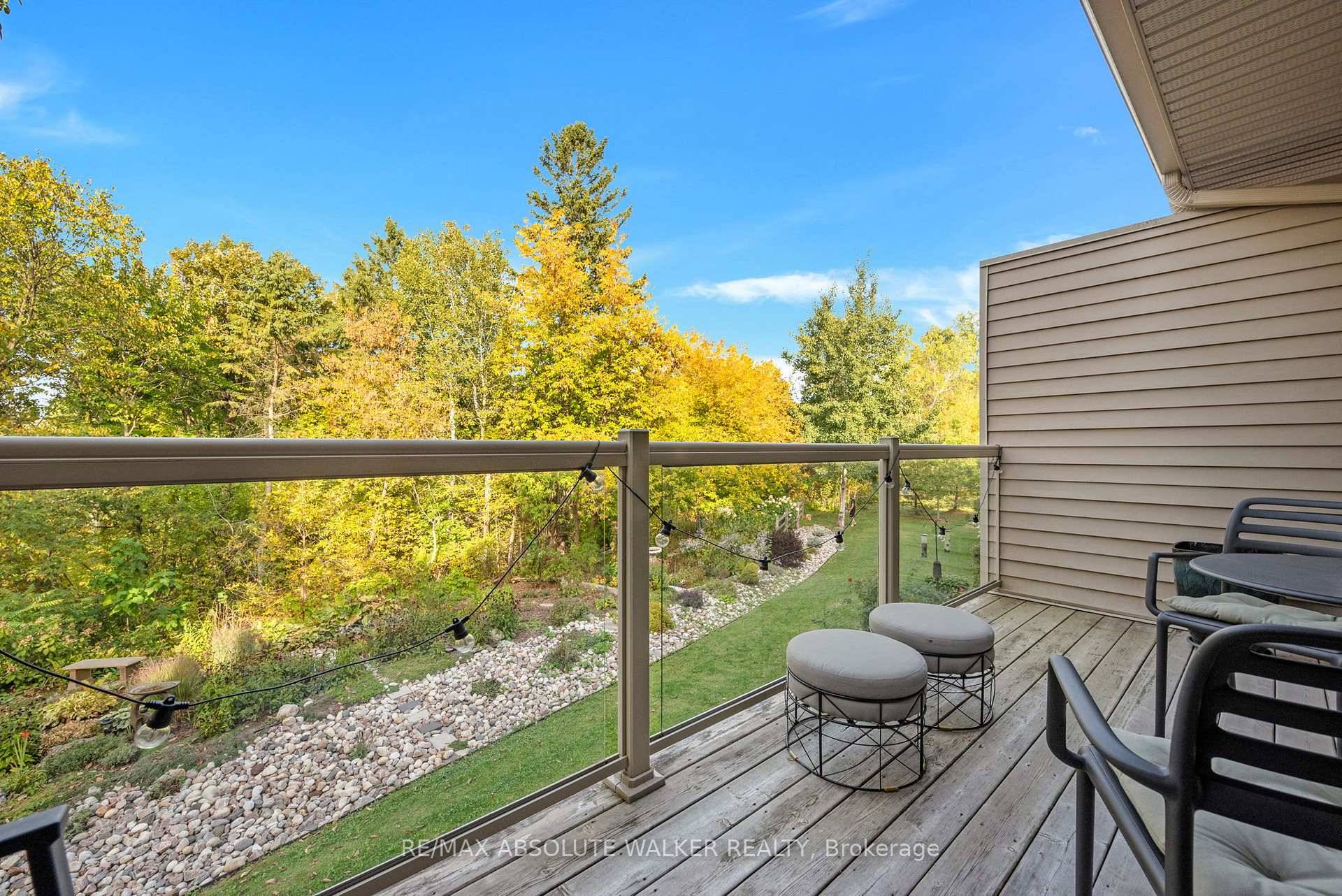 Welcome to 49 Aveia Private, a stunning executive townhome located on a quiet cul de sac, perfectly blending luxury, comfort, amp ; convenience.