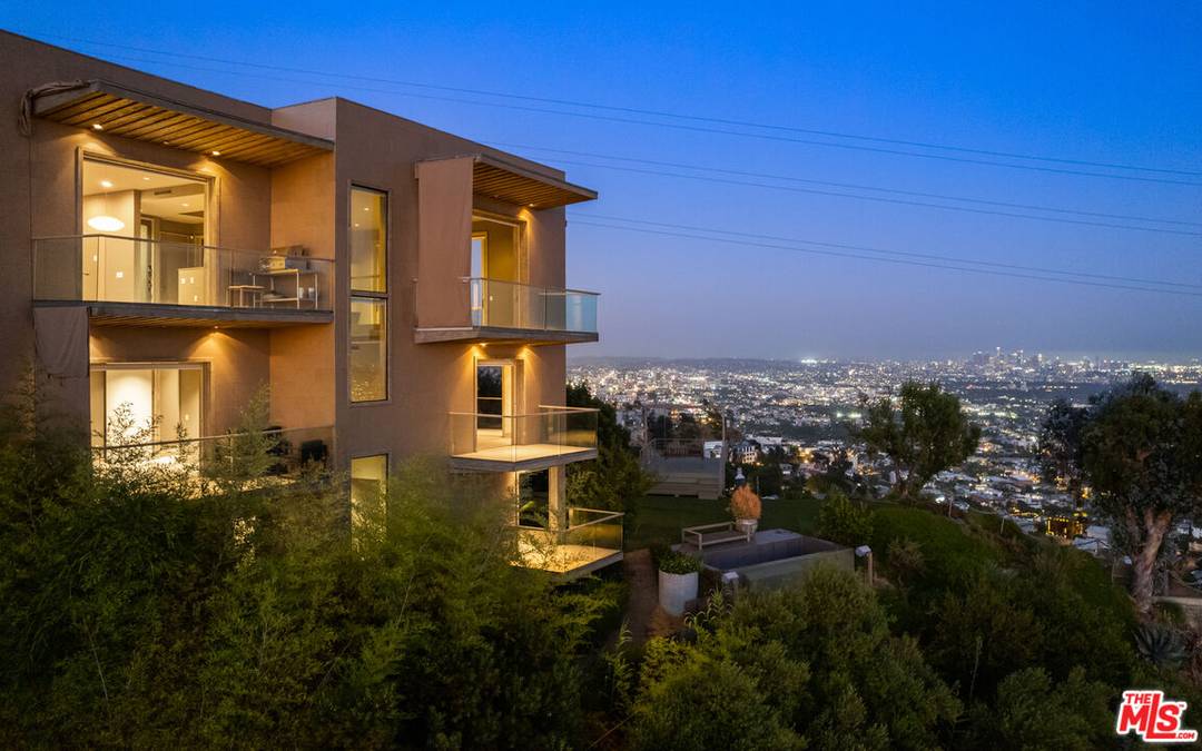 1600   Viewmont Dr 4BR Sunset Strip La