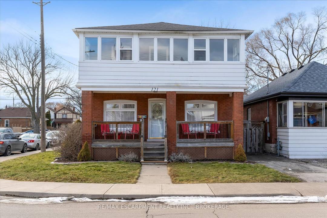 Turnkey duplex in the heart of Crown Point !