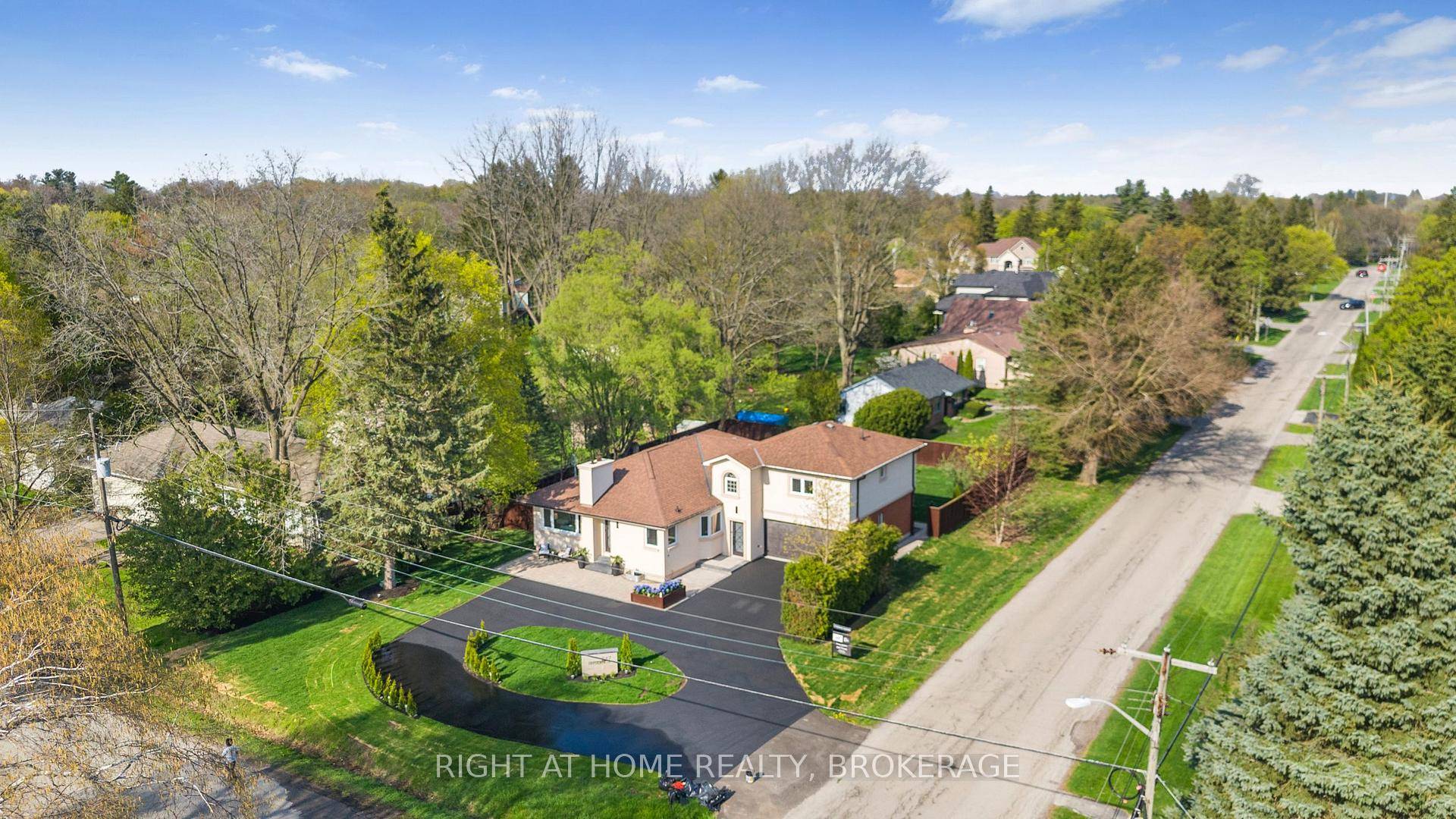Set on one of the most desirable lots in Ancasters' most prestigious neighborhood, this exceptional 5 bedroom, 5 bathroom home has been fully transformed inside out in 2024 2025 and ...