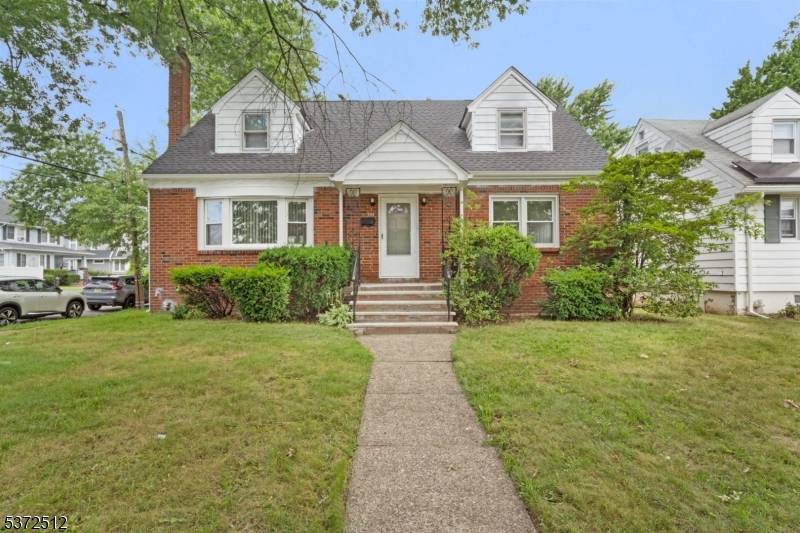 Perfect If You Need An In Law Suite in the Hillcrest Section of Town !