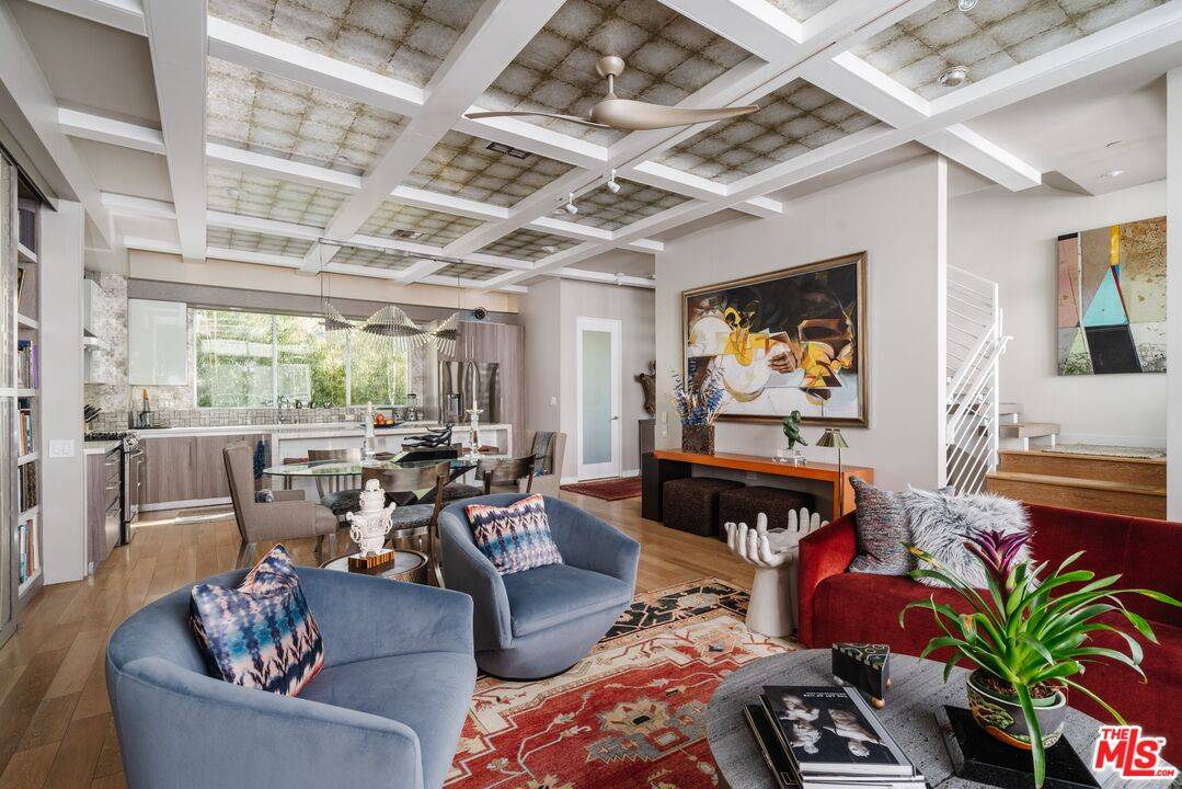 6732  W HEPBURN WAY 3BR Hancock Park La