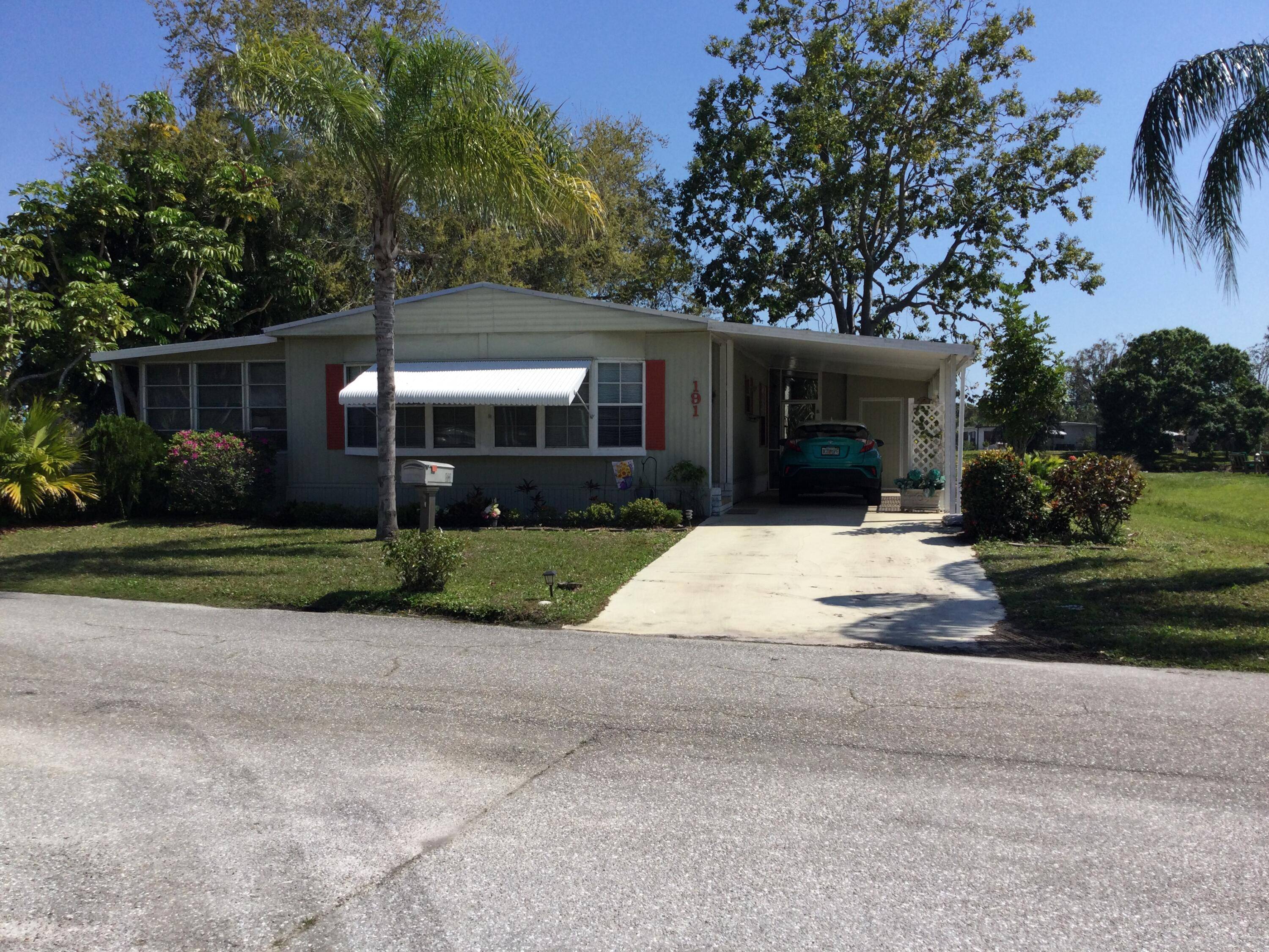 No better views then from this spacious and well maintained home situated on a large lot which backs to the lake and boasts a 2025 metal roof and gutters.